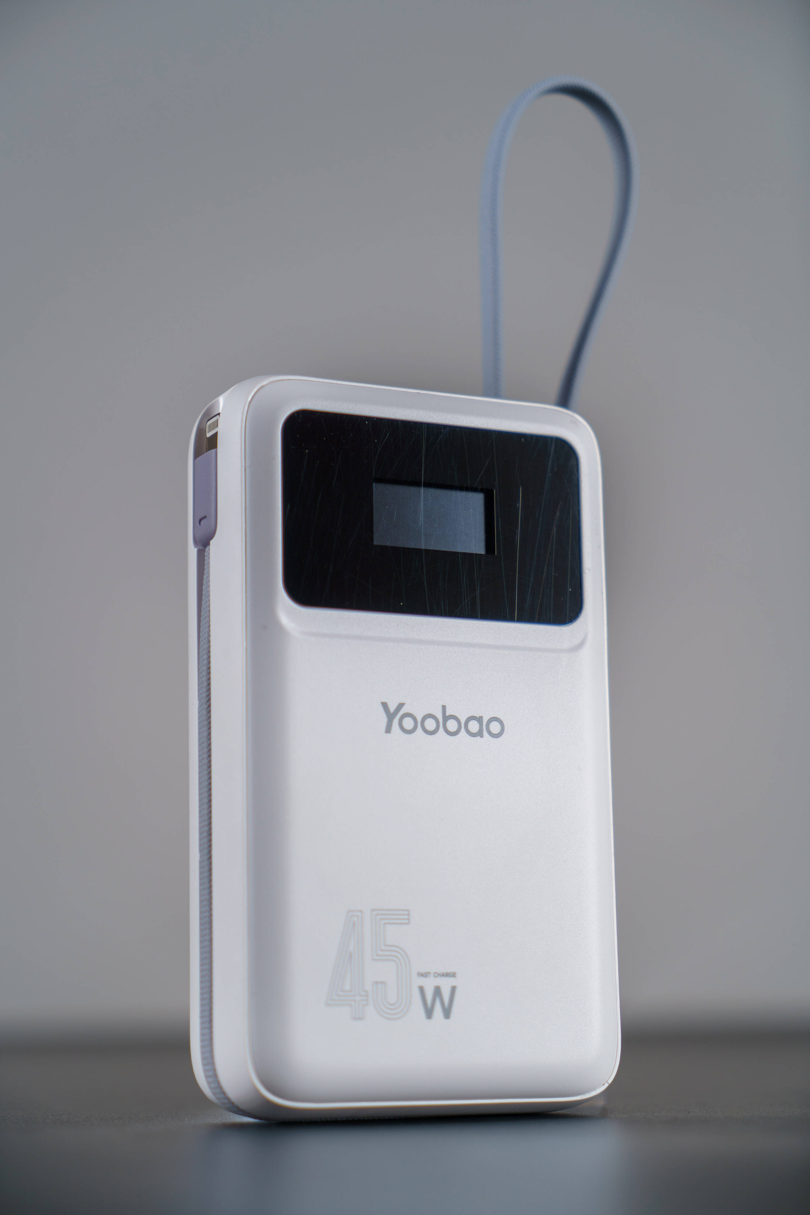 不到2.3张就能买到屏显大容量充电宝你敢信？羽博自带双线充电宝分享