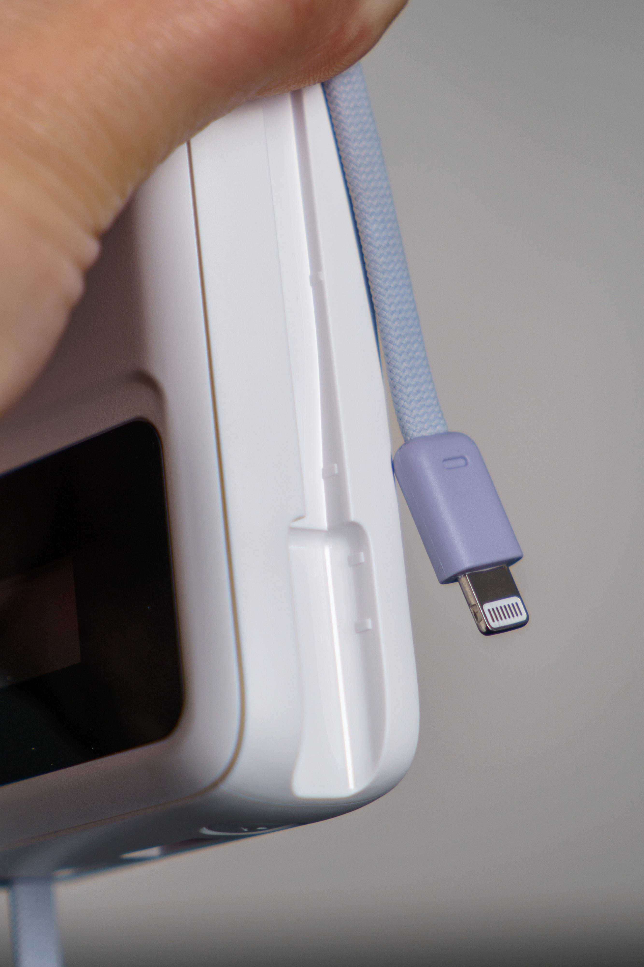 不到2.3张就能买到屏显大容量充电宝你敢信？羽博自带双线充电宝分享