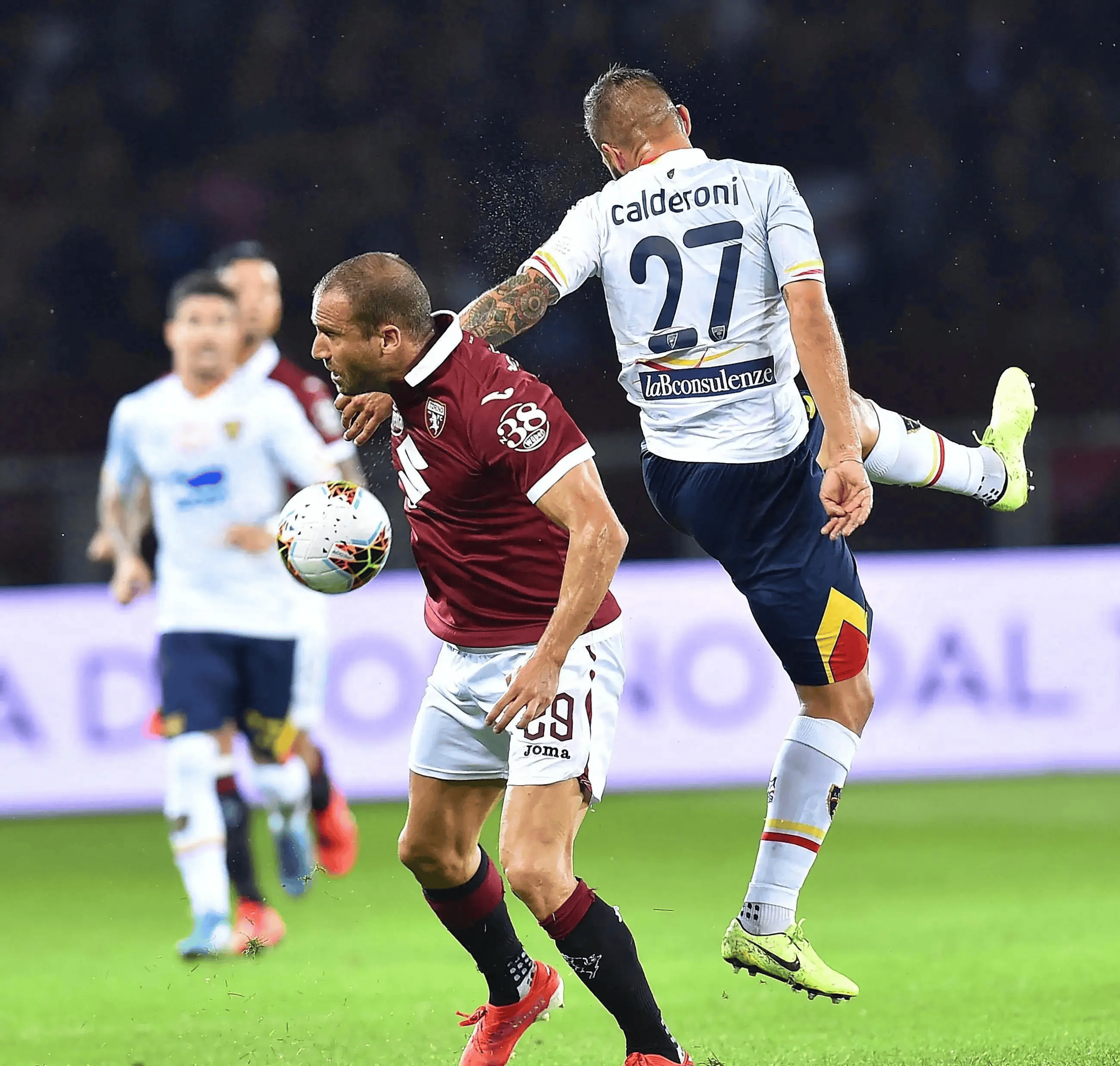 德甲争冠焦点！多特蒙德VS奥格斯堡，大黄蜂主场狂攻，能否终结对手客场疲软魔咒？