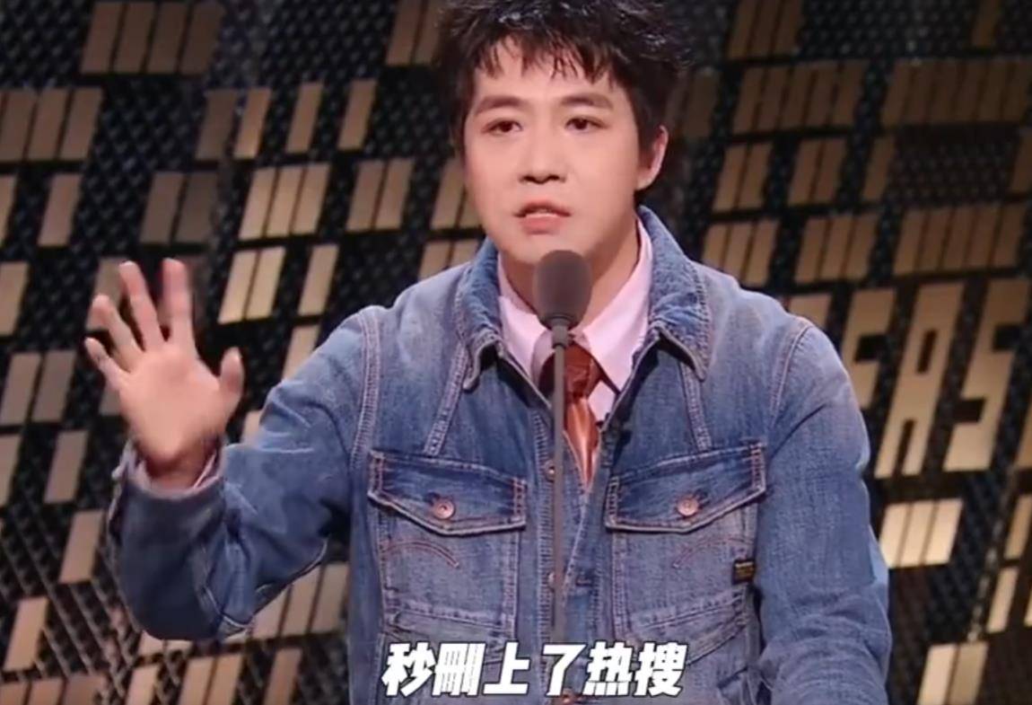 原创
            俞灏明吐槽苏醒“手滑点赞”，这不是手滑，是狡猾封面图