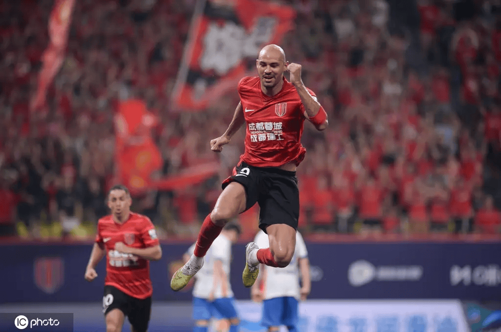 成都蓉城官方：费利佩左手无名指受伤 无缘战青岛海牛