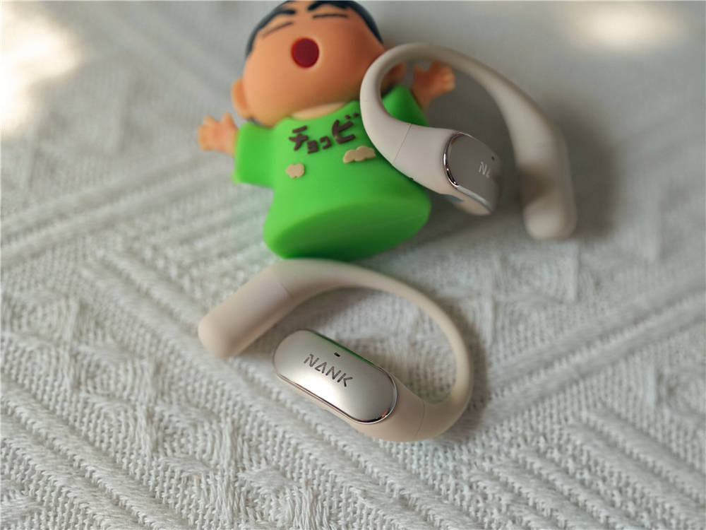 南卡OE Wing：轻若无感+AI助理，打造不一样的开放式耳机