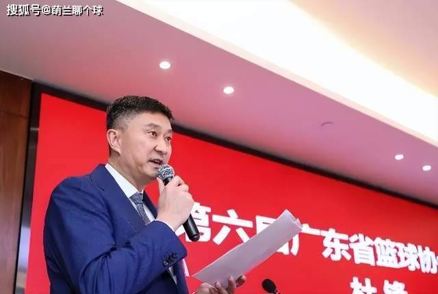 任性？广东被绝杀仅1夜，杜锋返粤出席活动，助教带队备战沪粤战