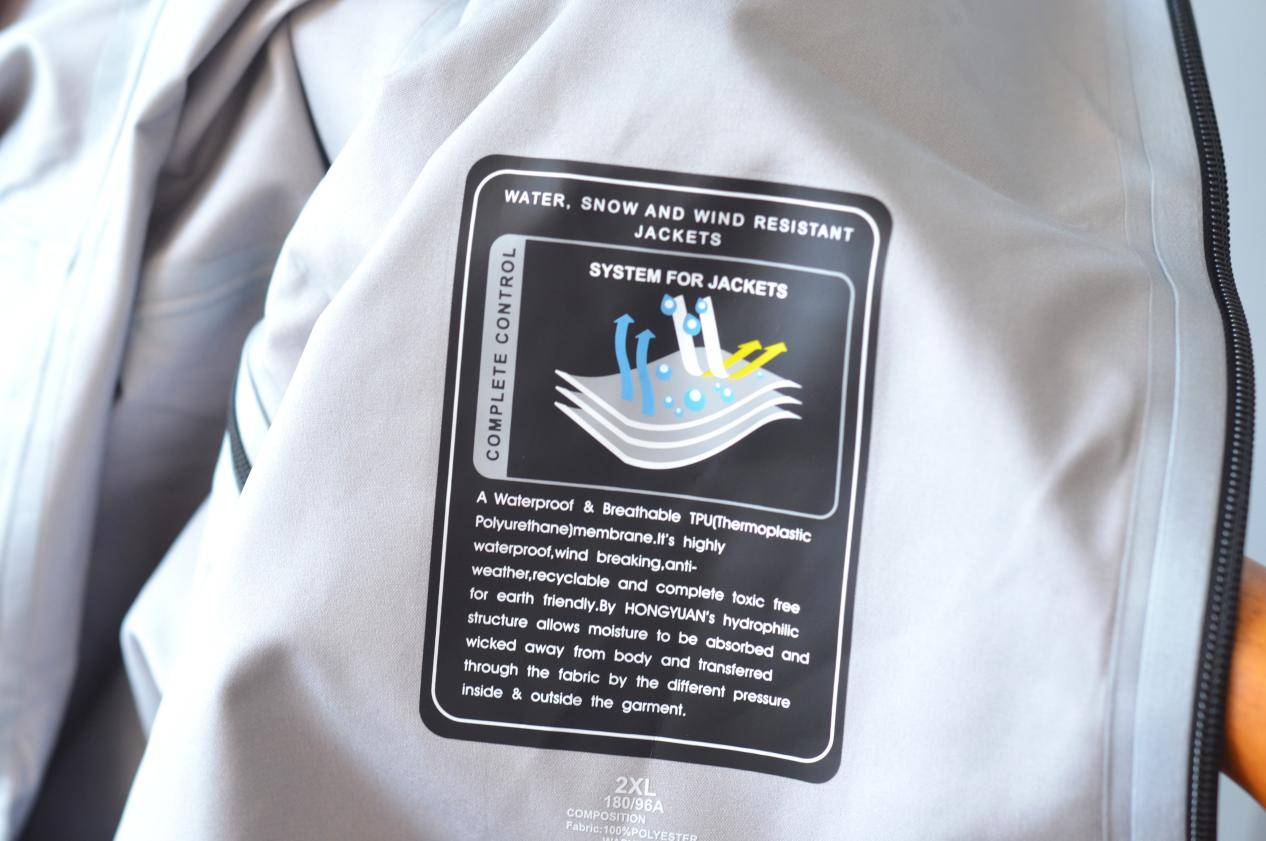 重装越野7防Vbrex冲锋衣测评：罕见平价却死磕专业发烧性能而爆火