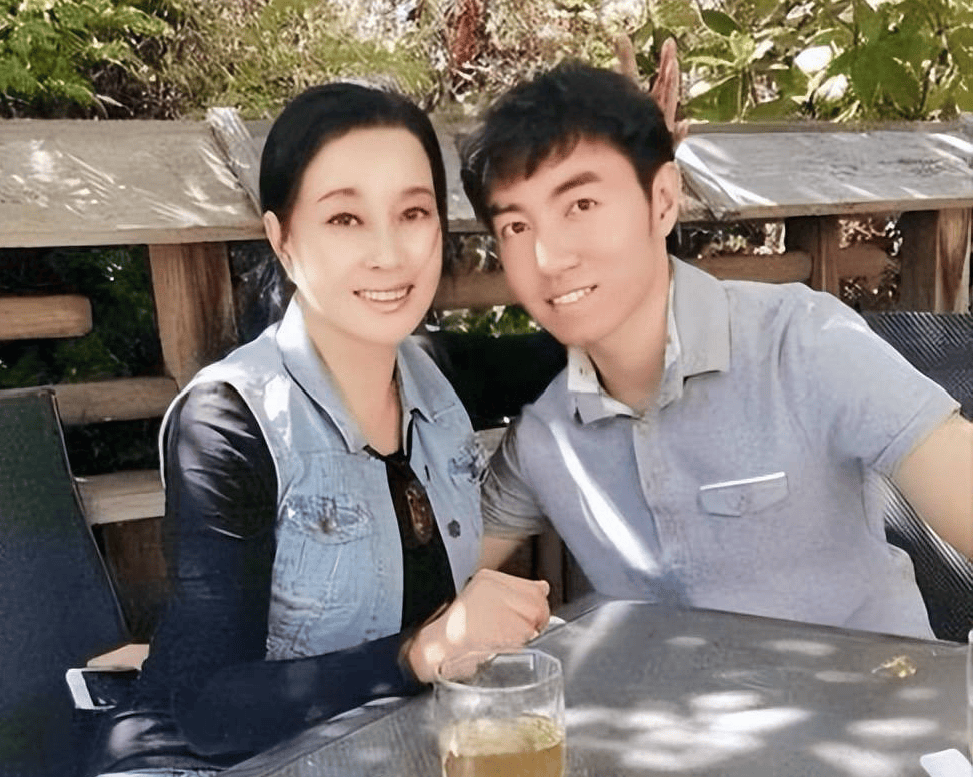 刘晓庆与外甥矛盾被扒 曾吐槽恋爱后反骨 忍不了外甥重视女友