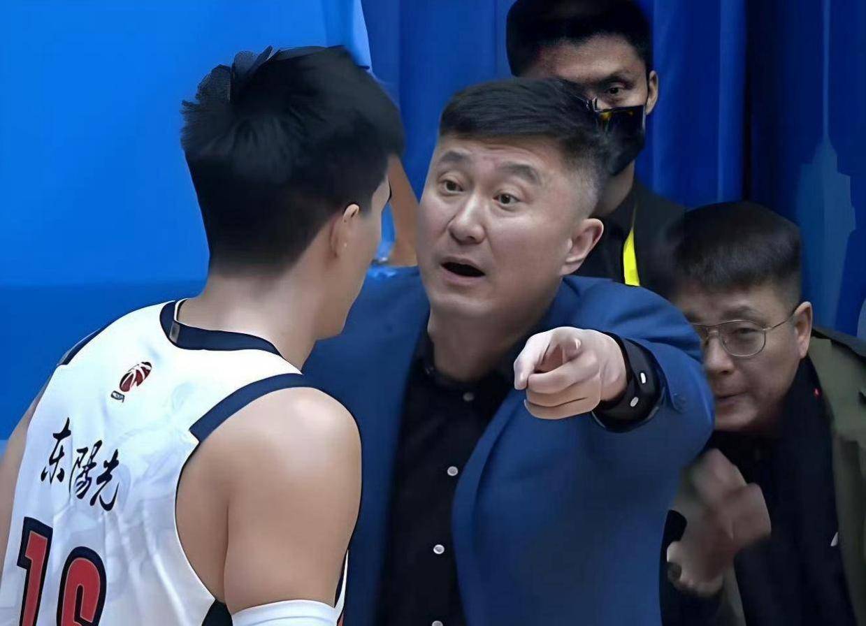 焦泊乔杜锋不合卯，分手对双方都好，儒帅邱彪才是他最好的依靠