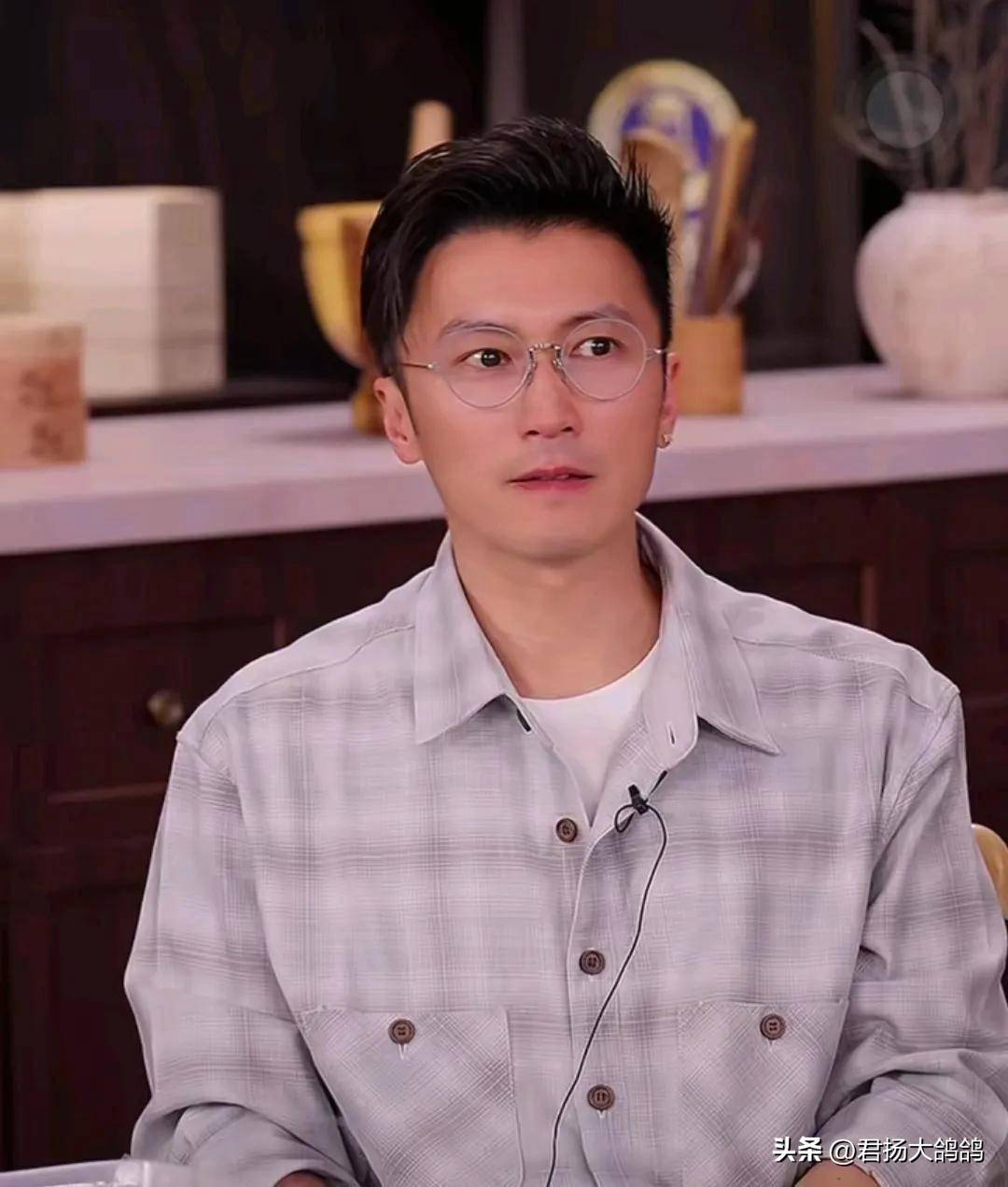 王菲也没想到自己的现任谢霆锋竟和前夫李亚鹏走上同一条道路