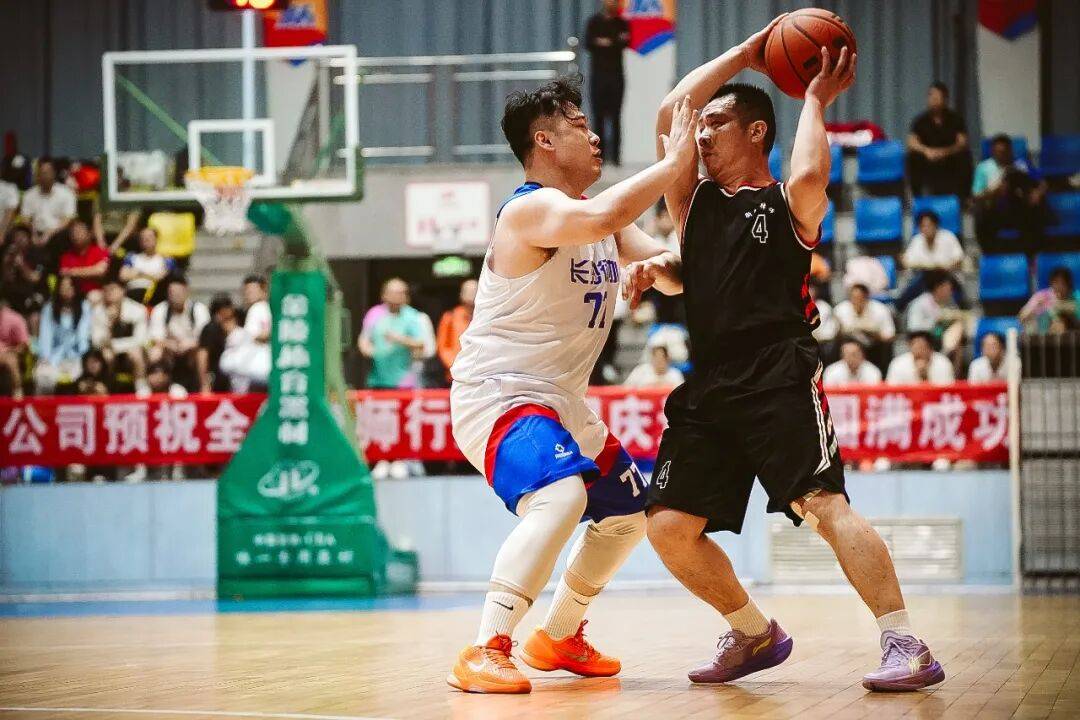 湘ba热潮里,衡阳这家律师家庭,父子三人爱球如命(图4)