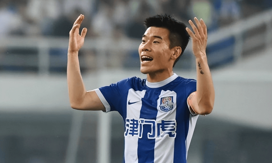 中国足球又一奇葩操作！王霄上任不到24小时，辽宁铁人演哪出？