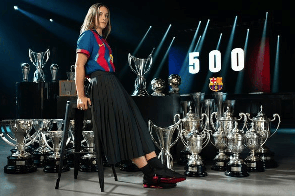 米兰体育报道：普特拉斯迎巴萨女足生涯500场里程碑之战