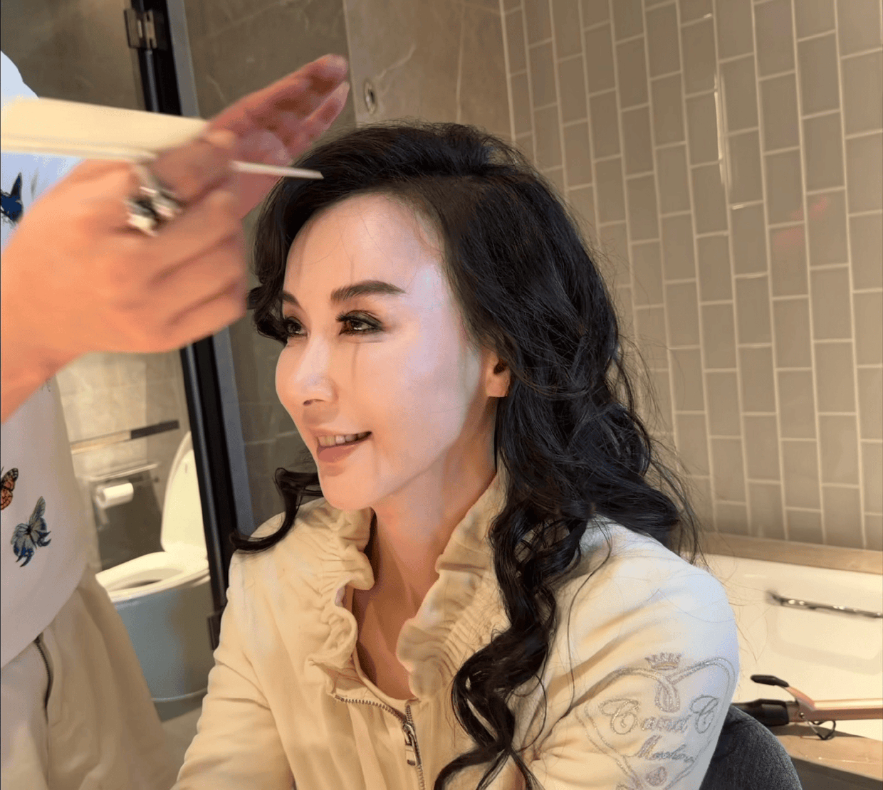 57岁萧蔷揭秘保养九字真言：洞察问题、寻策应对、圆满解决