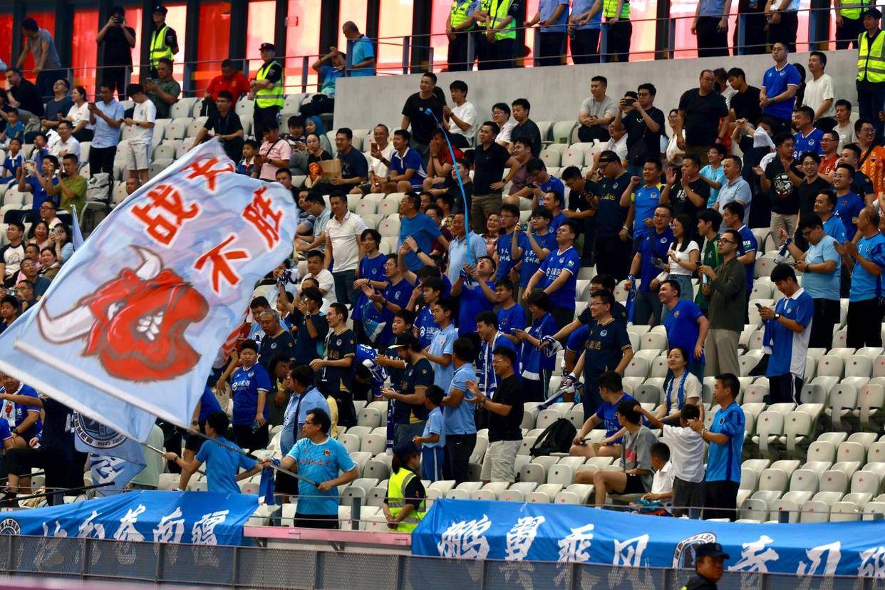 廖均健逆袭中甲：32岁国脚为何甘当广州豹冲超“关键先生”？