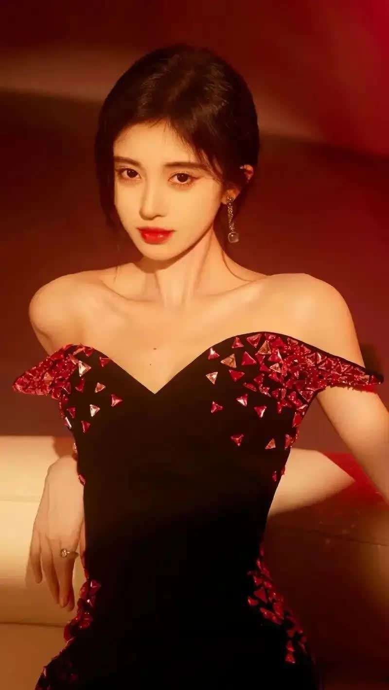 曾舜晞《月鳞绮纪》热度破纪录 丝芭大战鞠婧祎热度飙升