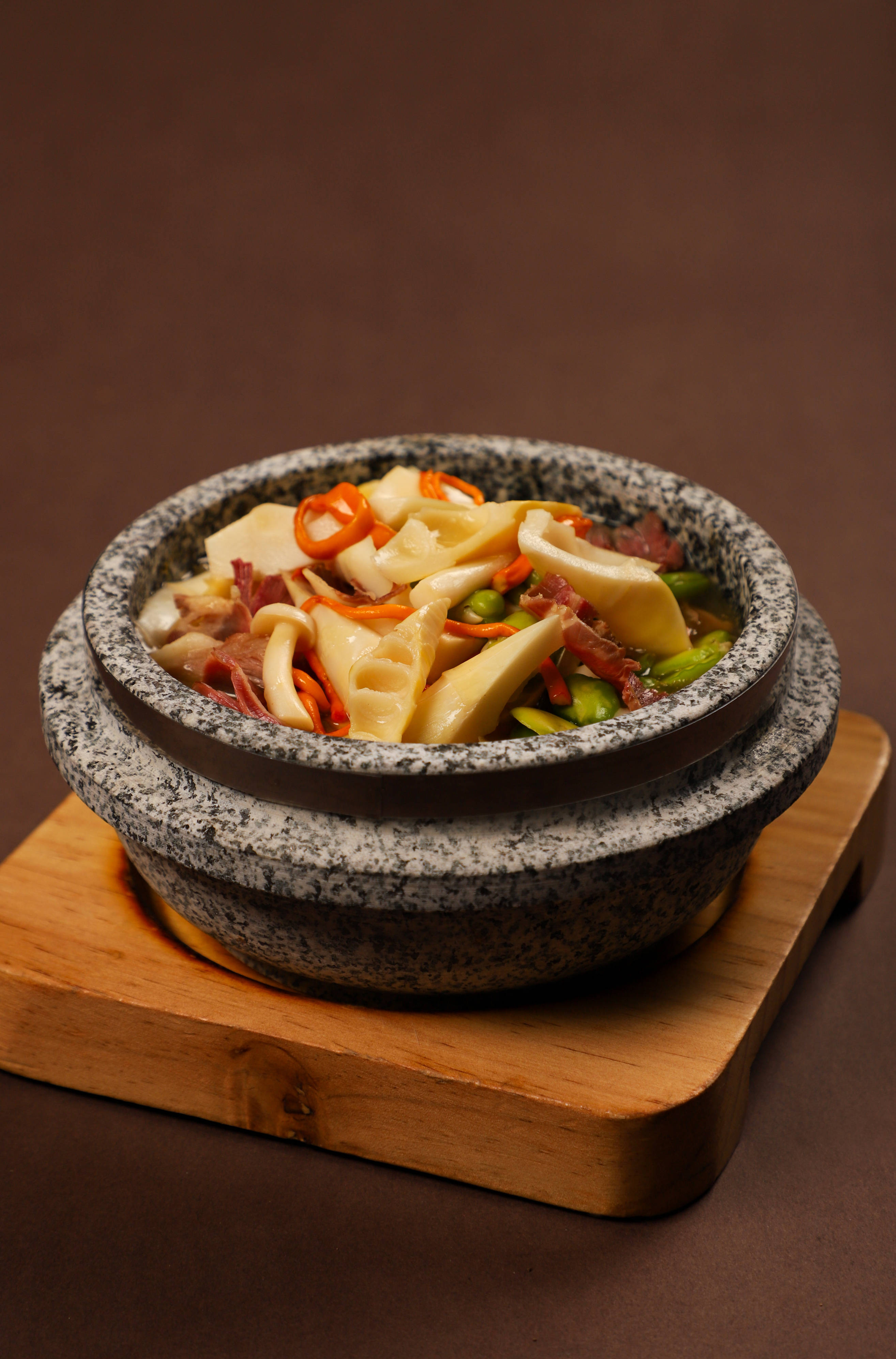 彩云天云南餐厅寻鲜滇味春夏时令菜单上新