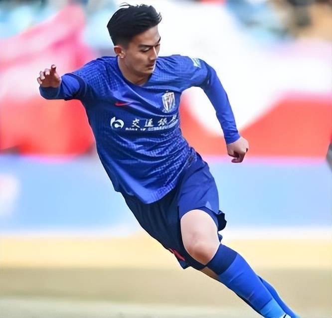 上港直接砸出7000万转会费！下个月直接打包买走申花主力国脚中卫搭档，值得期待