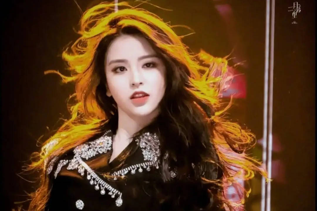 金子涵直播惊现伤痕照求救！自曝三年前遭注射数十针不明物