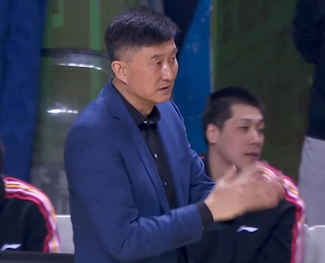 广东宏远早间新闻：杜锋深夜发声，徐杰伤情更新，旧将被裁引发关注