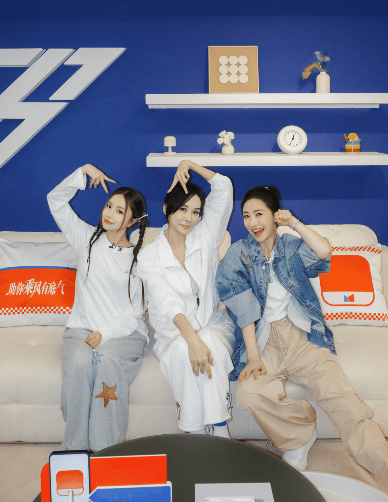 《乘风2026》首场公演燃情启幕 萧蔷甜美领舞阚清子泪洒舞台