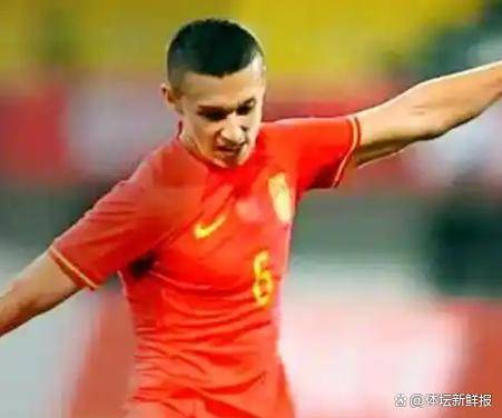 看不懂！国足天才依木兰·买买提远胜马德鲁加，却被韩鹏弃用，一分钟都不让上