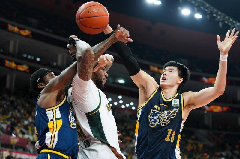 广东宏远迎重大利好！曝焦泊乔与萨林杰今晚复出