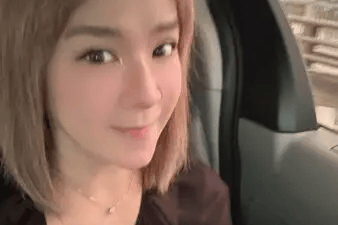 陆元琪携子祭拜袁惟仁相关亲属 呼吁珍惜当下不留遗憾