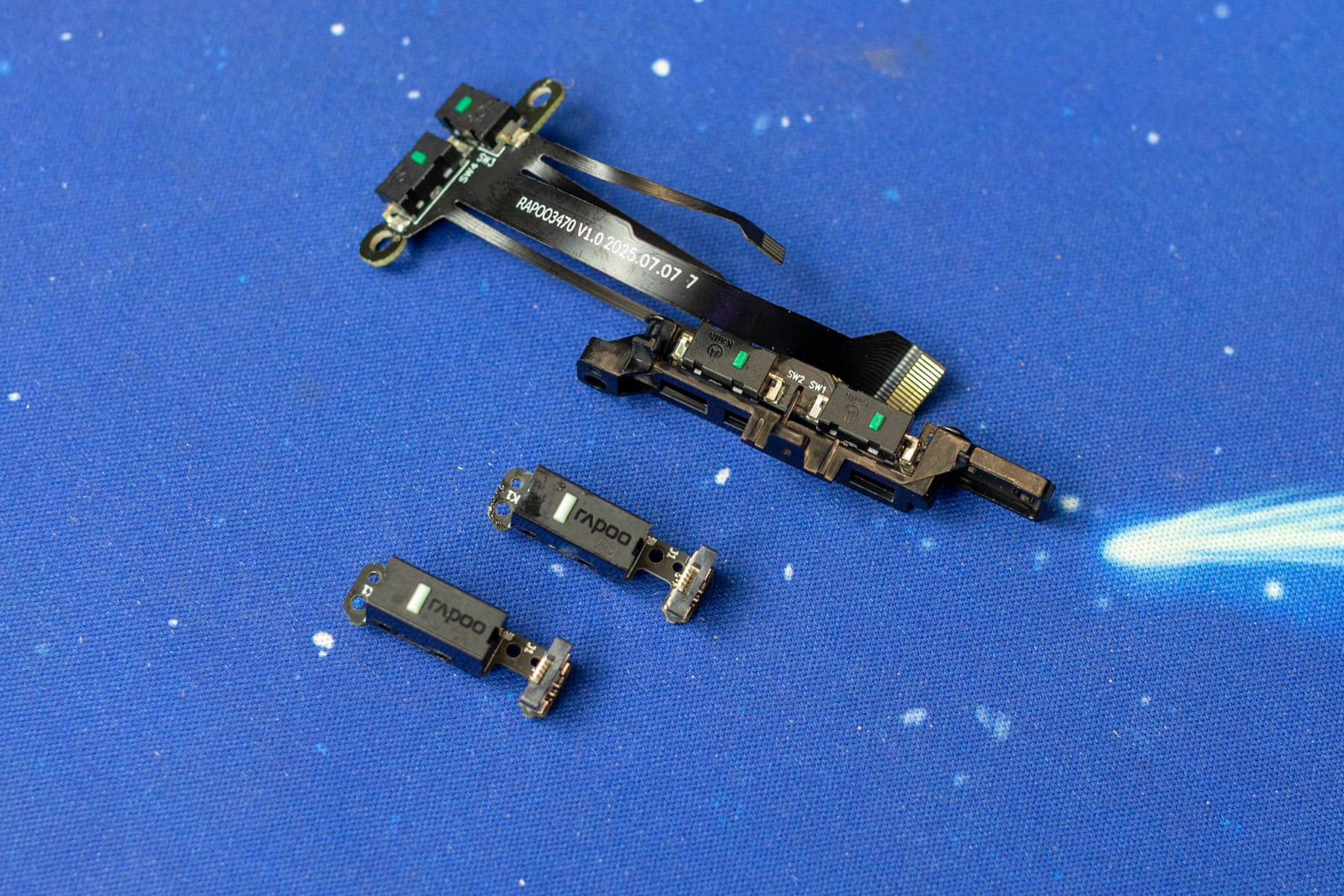 雷柏VT1/VT1MAX拆机实测，这49克分量里藏着哪些值得玩味的细节