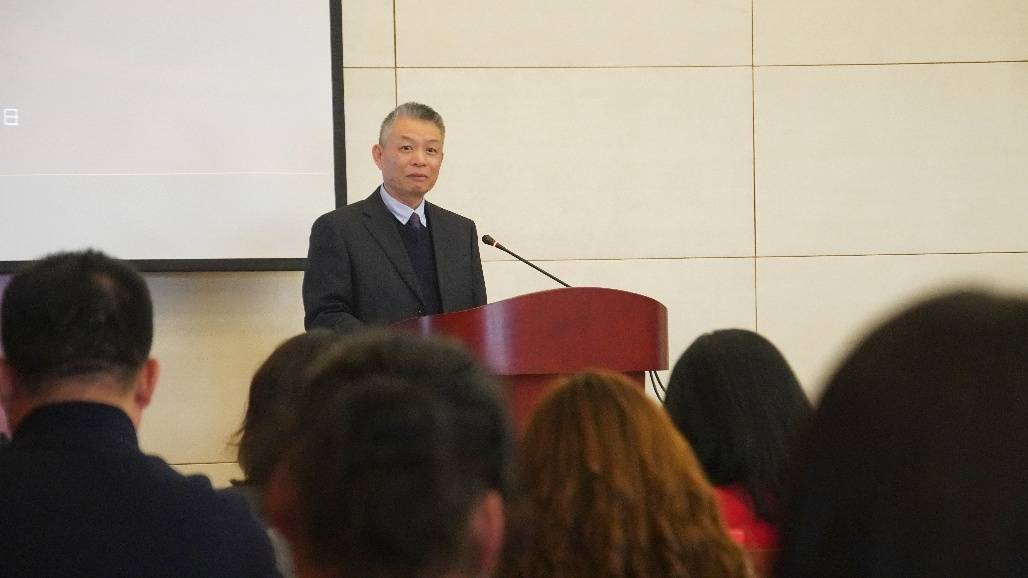 华夏国际拍卖收获先进单位、先进工作者，双奖加冕助力行业发展