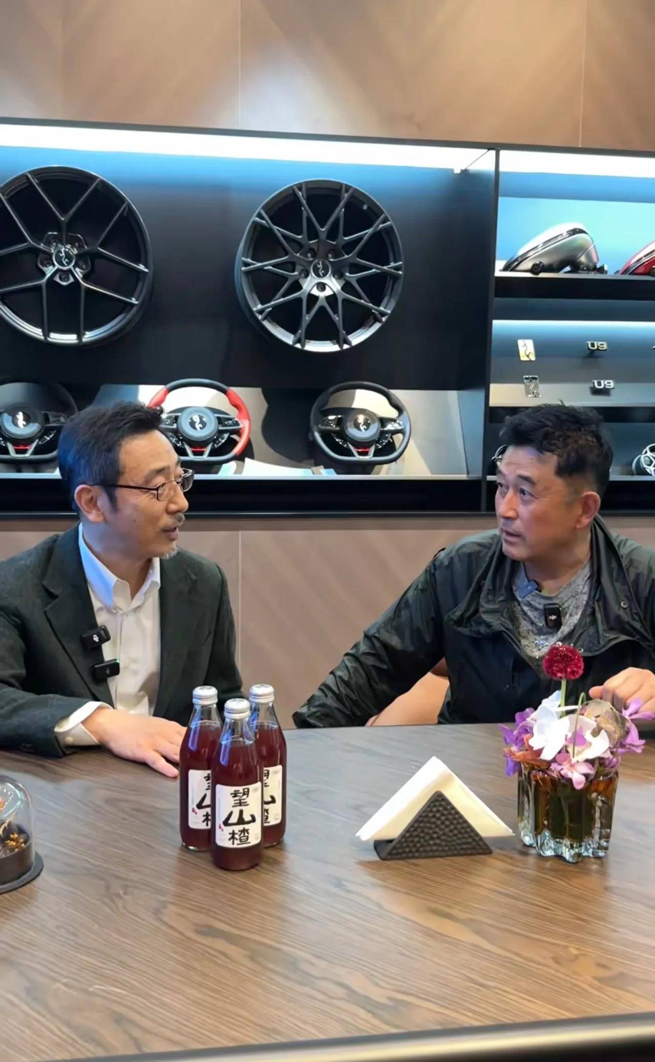 北京车展惊现“反派大佬”同框！他们的眼睛瞄准了同一款车，比亚迪仰望！