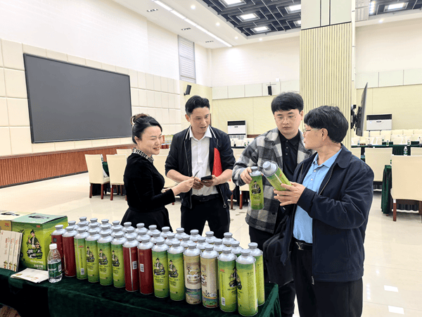 全国首款涪陵非遗榨菜精酿啤酒正式亮相(图8)