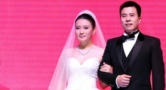 吉祥兄弟孙吉，娶上海白富美掏空家底，十年青训教父竟是骗局