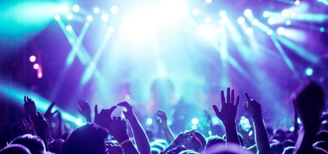 原创            演唱会门票1280元电影票36.8元，年轻人只把钱花在值得发朋友圈的地方
