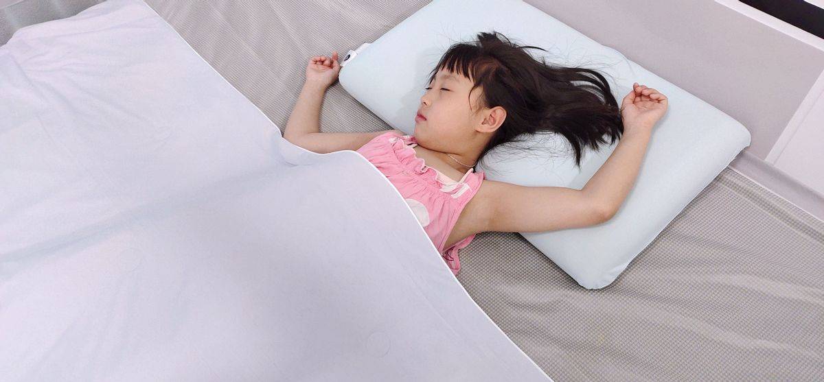 每晚深睡 凉感溜溜被4.0Pro，微孔透气不闷汗，凉而不冰裸感更清爽！