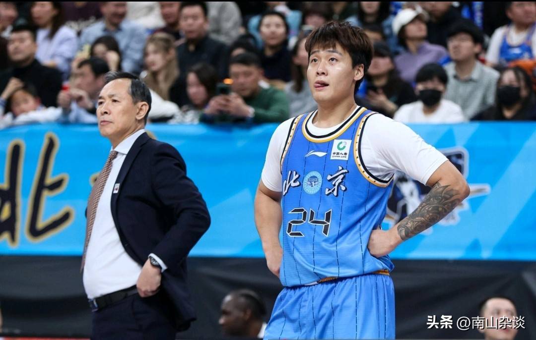 杜锋有多受尊重，首钢四大主力赛前致意 京粤大战踩场分外和谐！
