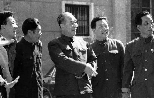左起：姜昆、李文采、侯宝林、高英培、范振钰