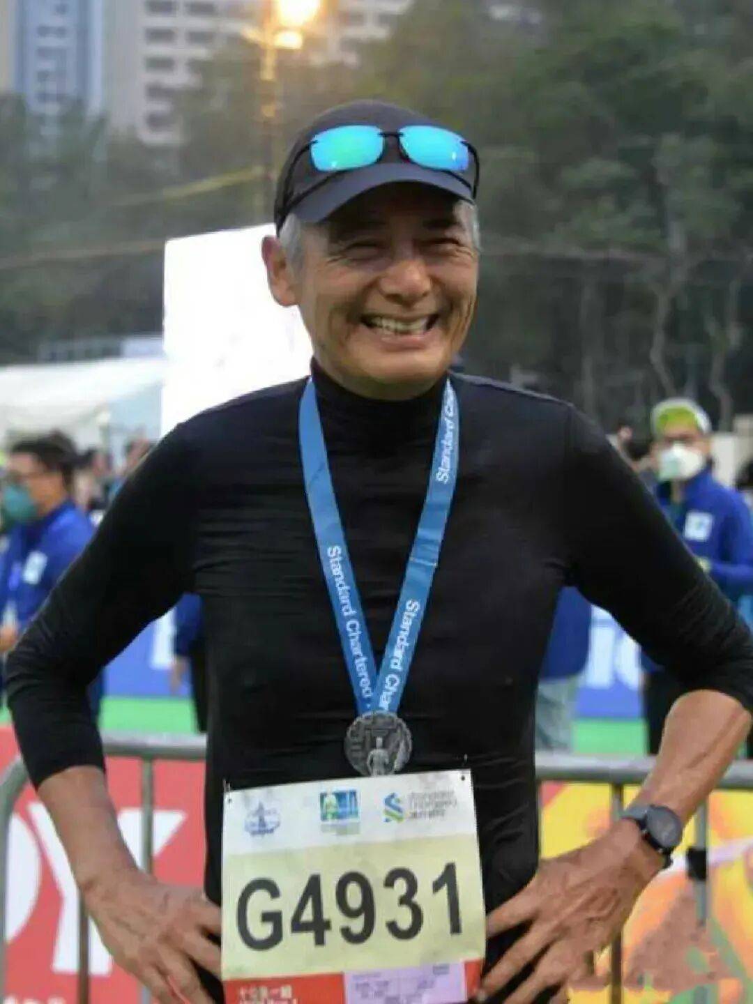 71岁周润发仍轻松跑5公里