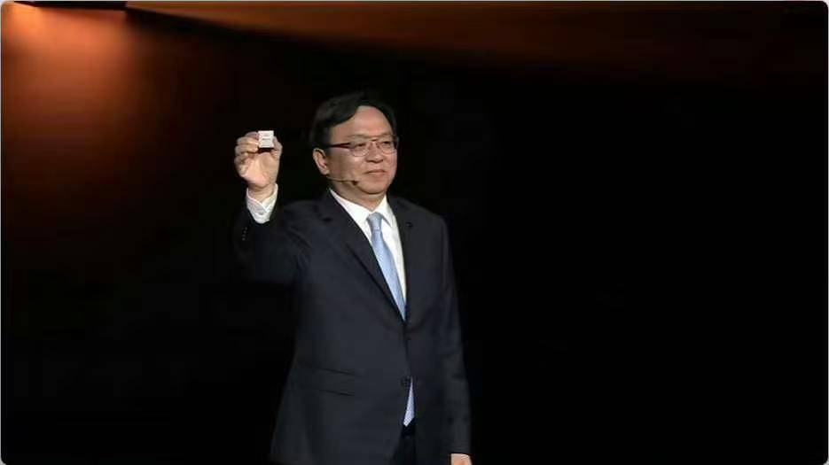 全球第一家为城市领航兜底!央视全程直播!比亚迪这场“敢为”发布会,把我彻底看破防了!