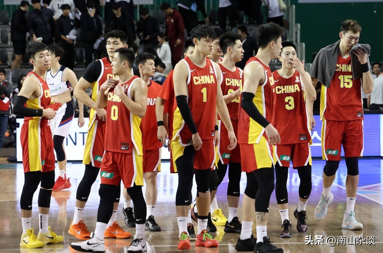 中国男篮最新消息，七场热身赛确定 全员赶赴长沙 阵容调整继续进行