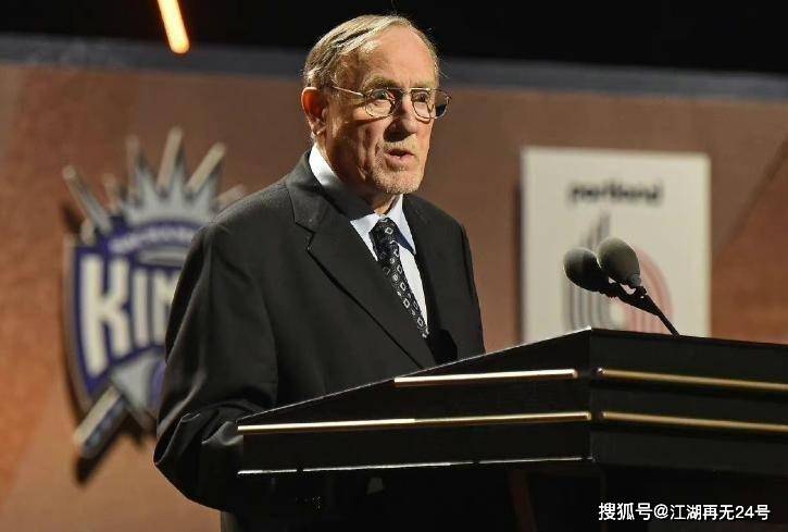 79岁姚明恩师离世，曾带领火箭拿22连胜，儿子也是现役NBA主教练