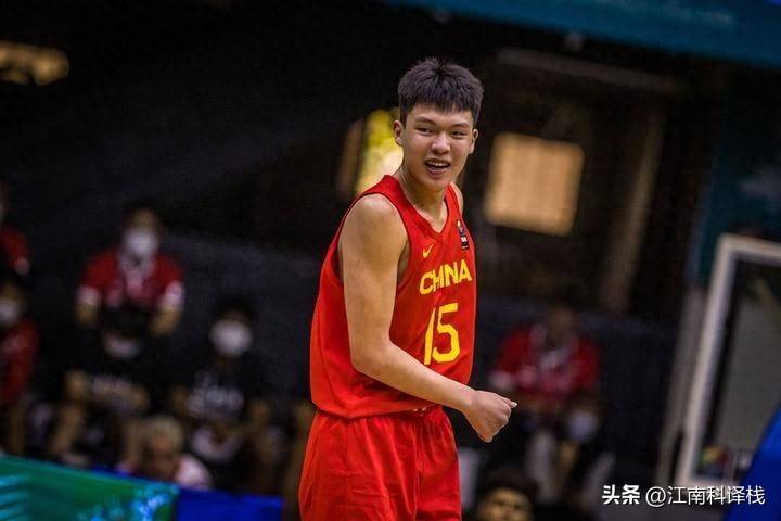 场均2.2分NBA饮水机！杨瀚森回归世预赛，中国男篮实力能强多少？