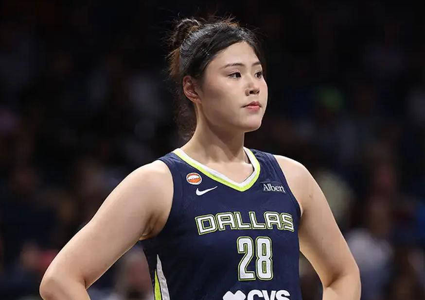 心灰意冷！李月汝遭WNBA飞翼边缘化，直言失望无助状态低迷