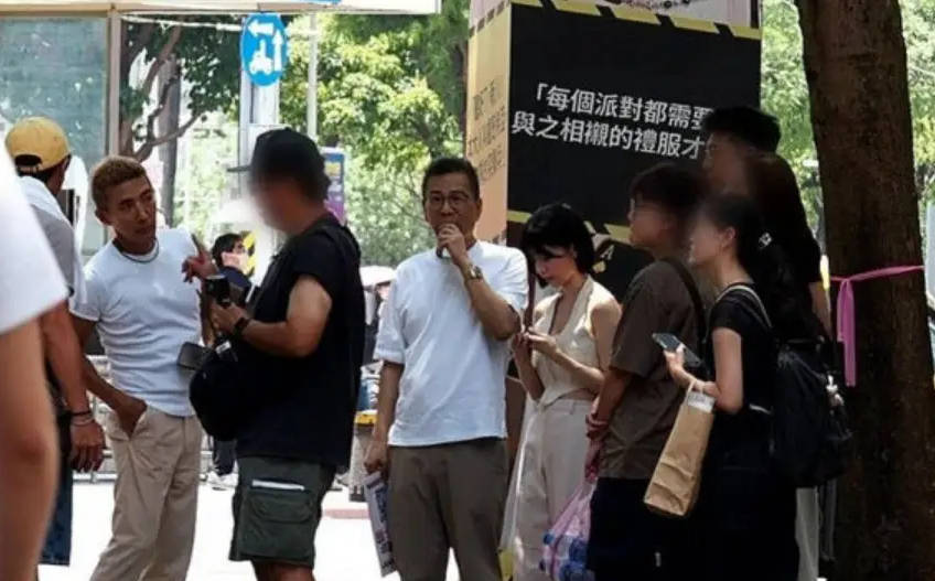 沈玉琳回应录制节目时在禁烟区抽烟：会注意改进封面图