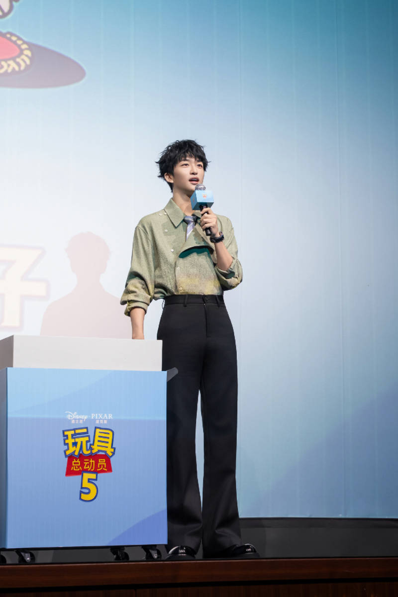 《玩具总动员5》上海首映礼引爆观影热潮 黄子弘凡与经典角色互动成焦点