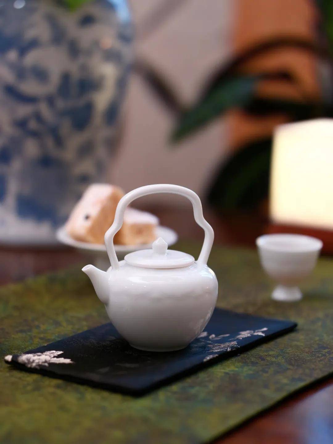 宋韵今承意叁陶瓷标签之影青釉荷花茶具里的风雅与匠心