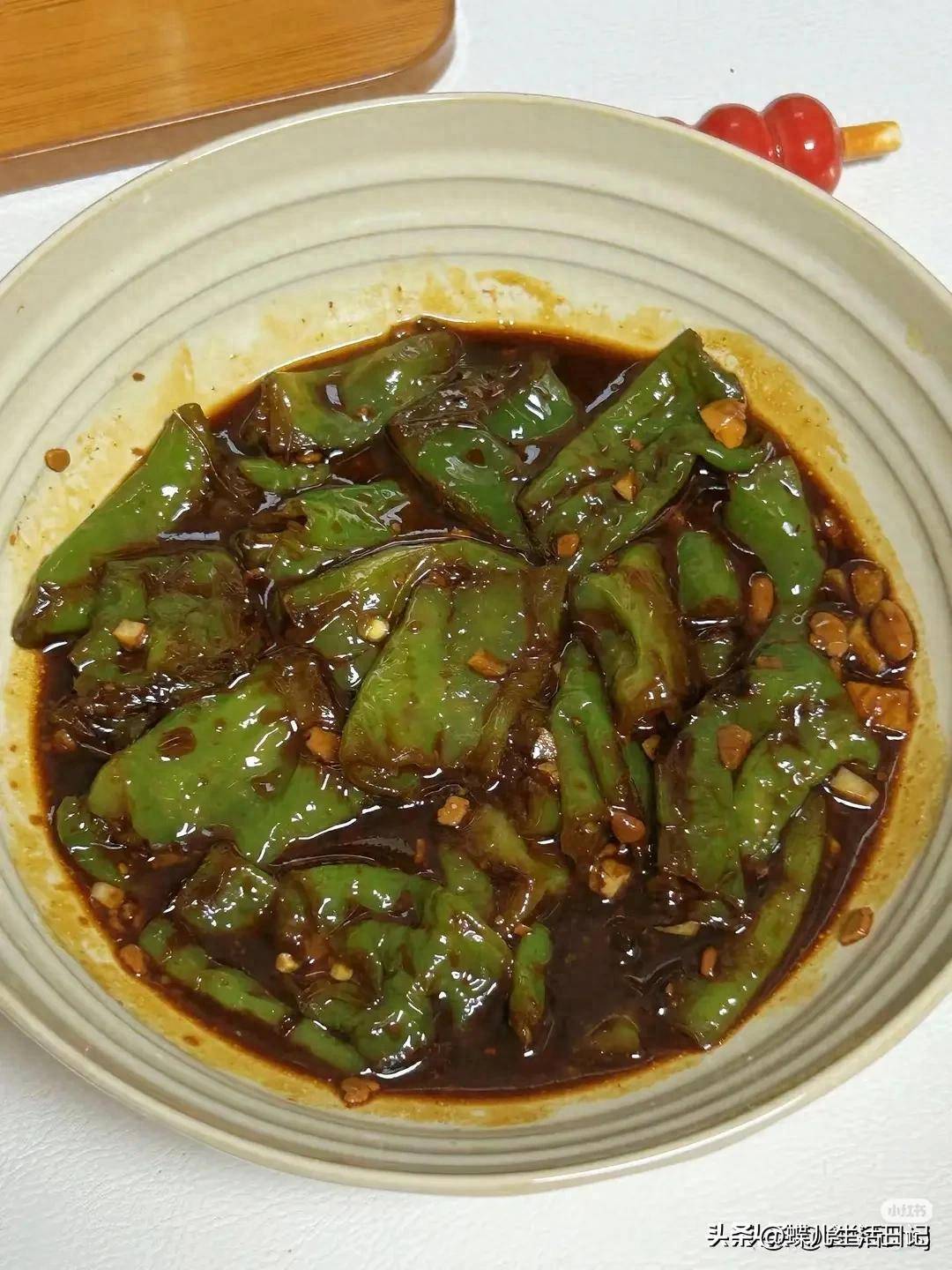 原创            一清肝，二排毒，三助眠，天热要多吃，脆嫩爽口，保护肝脏助睡眠