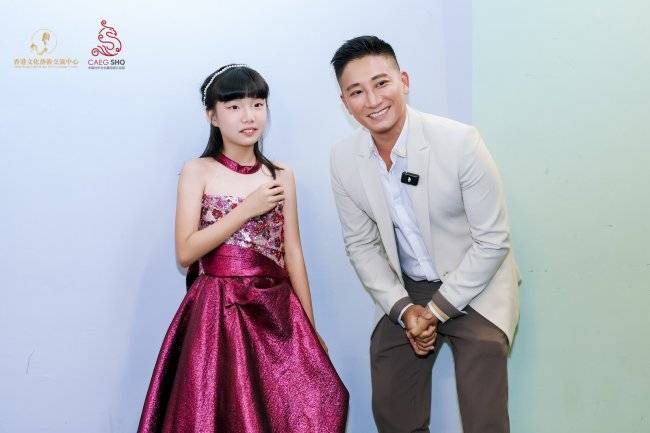 紫荊綻芳華 樂韻賀回歸 慶香港回歸29周年文藝晚會圓滿收官(图4) 紫荊綻芳華 樂韻賀回歸 慶香港回歸29周年文藝晚會圓滿收官(图4)