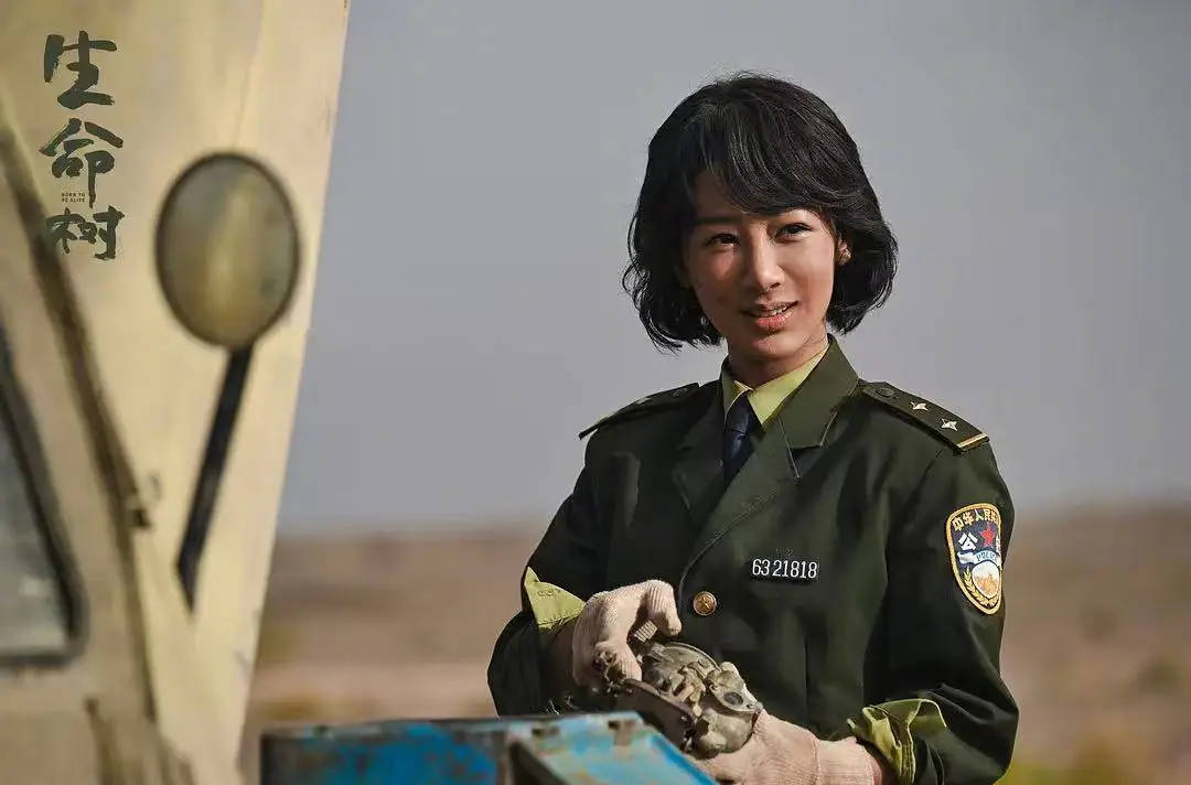 杨紫成白玉兰首位90后视后！发表感言：爸妈，女儿没有让你们失望