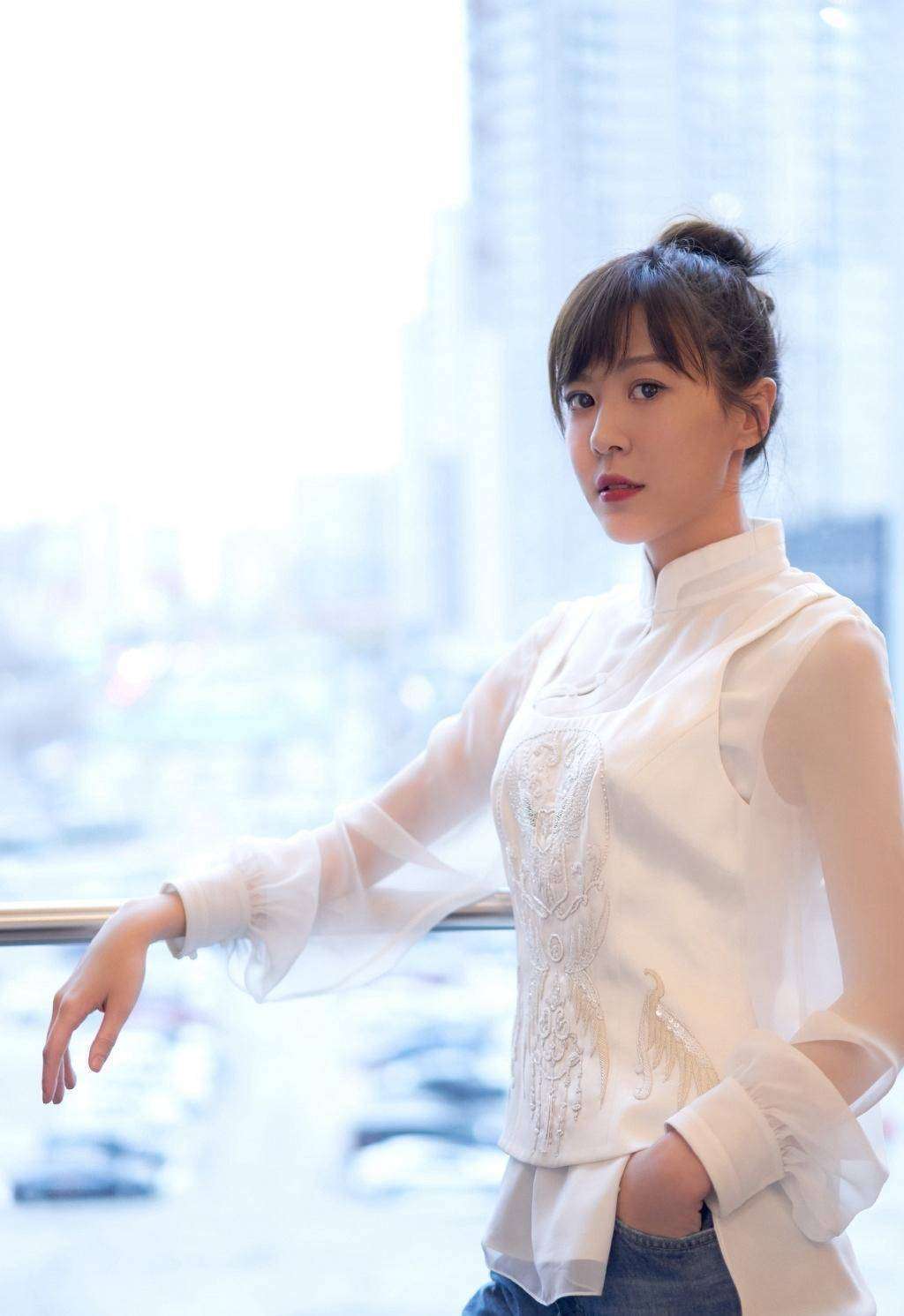 原创            12年没消停！女明星被农村'婆婆'当传家宝，剩饭发黑还晒网上？