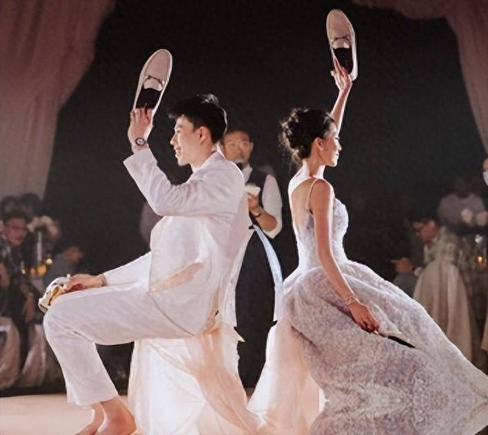 原来她是张镇麟妻子，广东籍名媛家世显赫，难怪丈夫能成CBA顶流