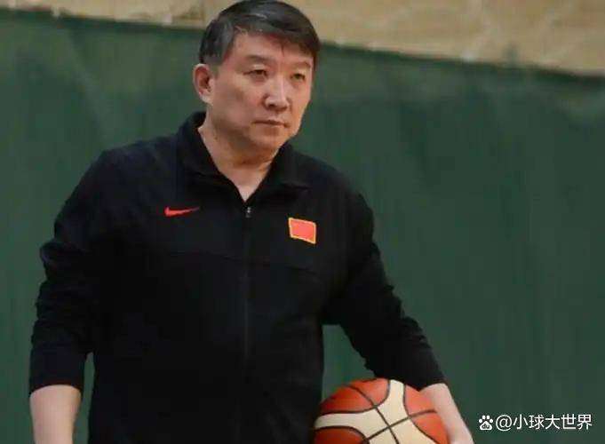 性别对抗练兵！中国女篮 71
