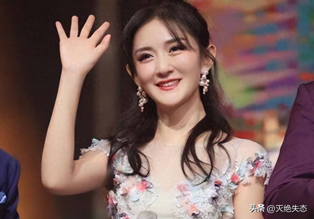 原创            演都不演了！人民日报怒批主持人开演唱会，谢娜哭成泪人扭转口碑